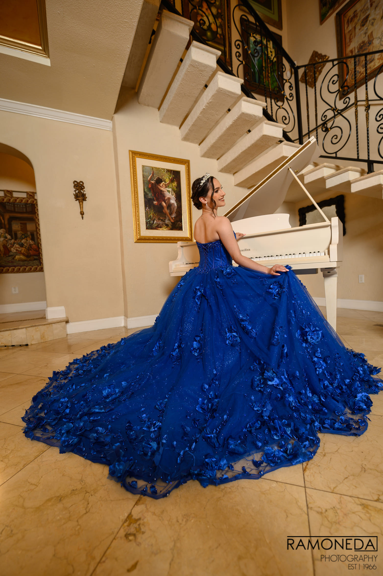 QUINCE GOWNS Best Quince Photographer